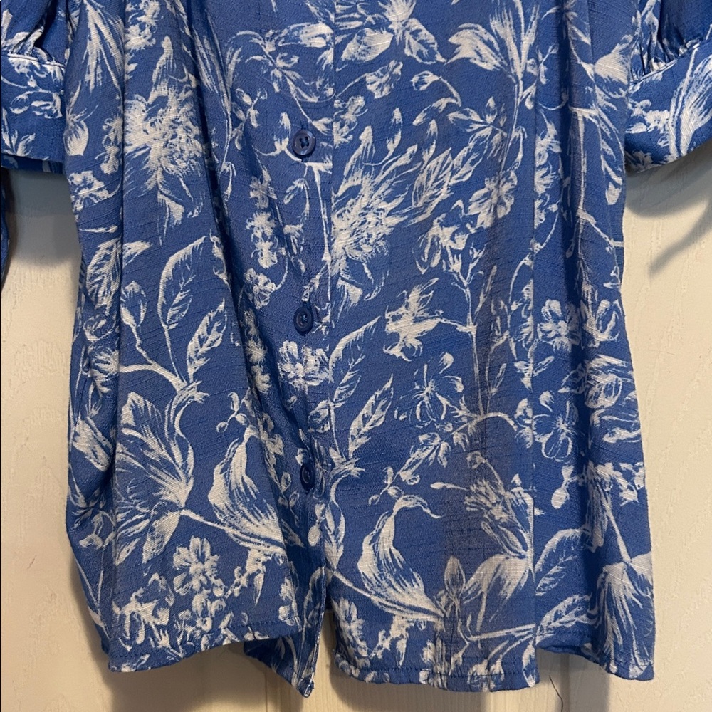 LC Lauren Conrad Top Size Large Blue Floral - Picture 4 of 8